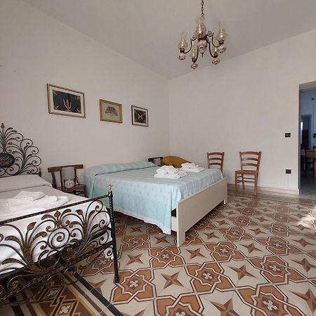 Casa Vacanze Zarinu Orgosolo Exterior foto